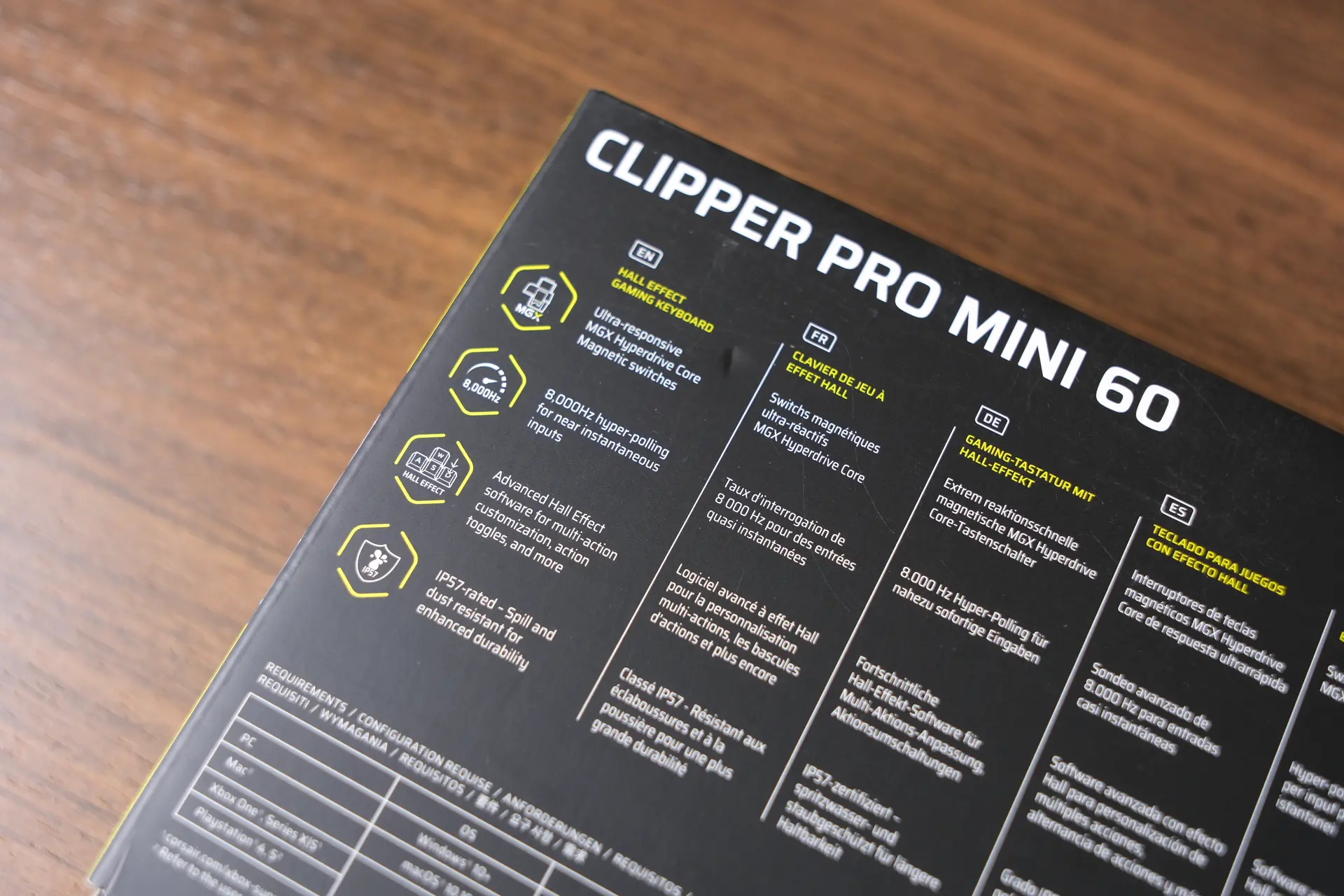 corsair-clipper-pro-mini-60-danh-gia-gaming-gear-2.webp