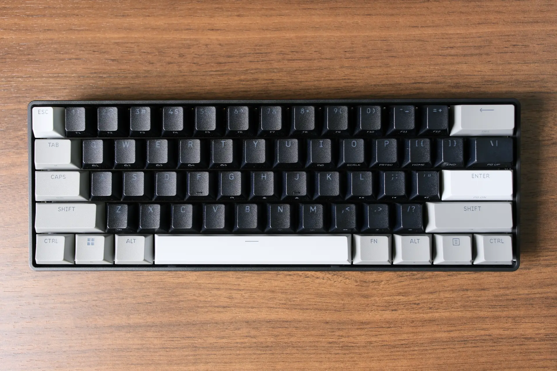 corsair-clipper-pro-mini-60-danh-gia-gaming-gear-3.webp