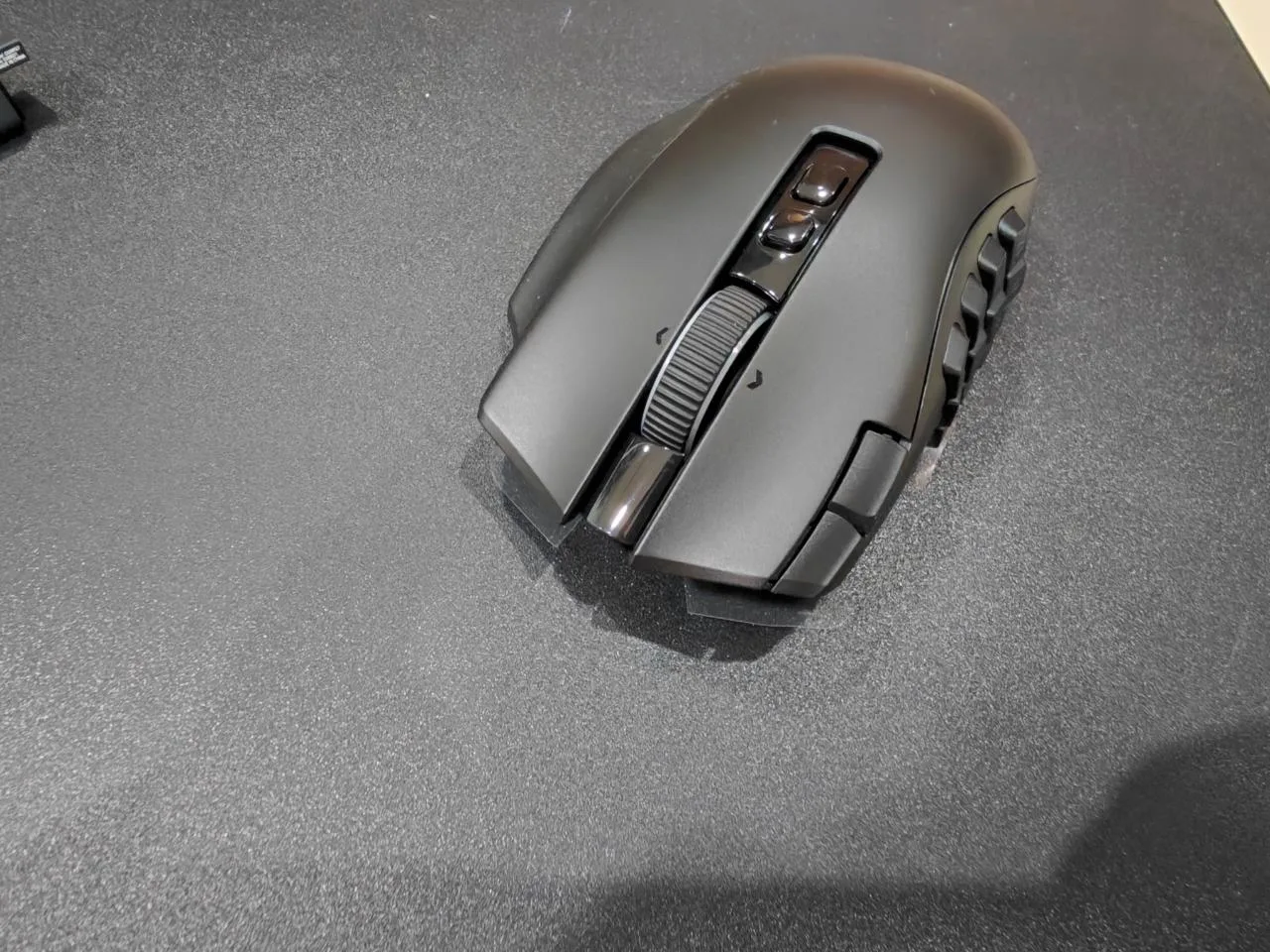 razer-naga-v3-pro-danh-gia-gaming-gear (9).jpg